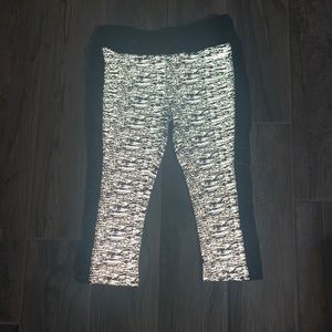 Reflective crop leggings